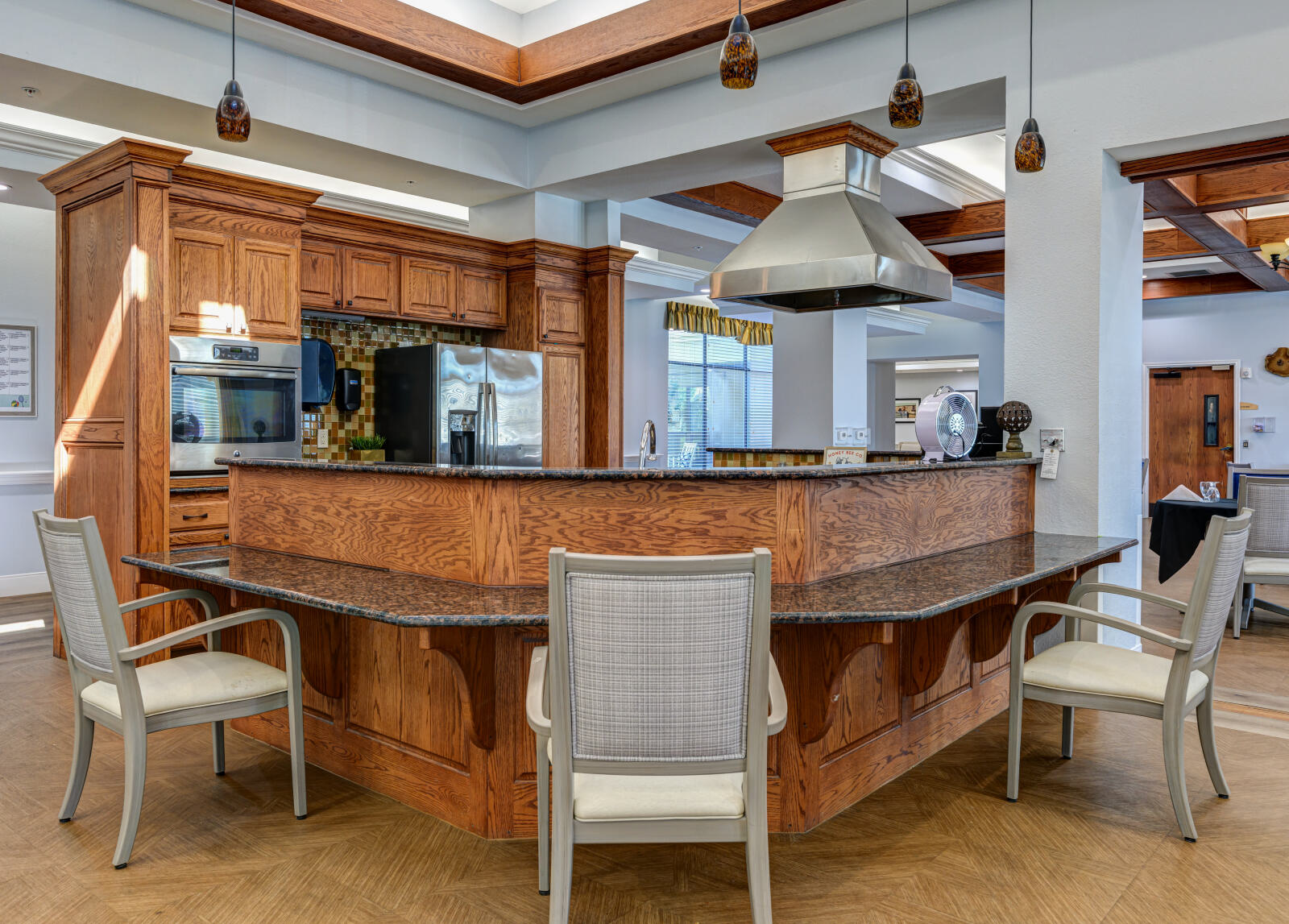 Dining Island Bar