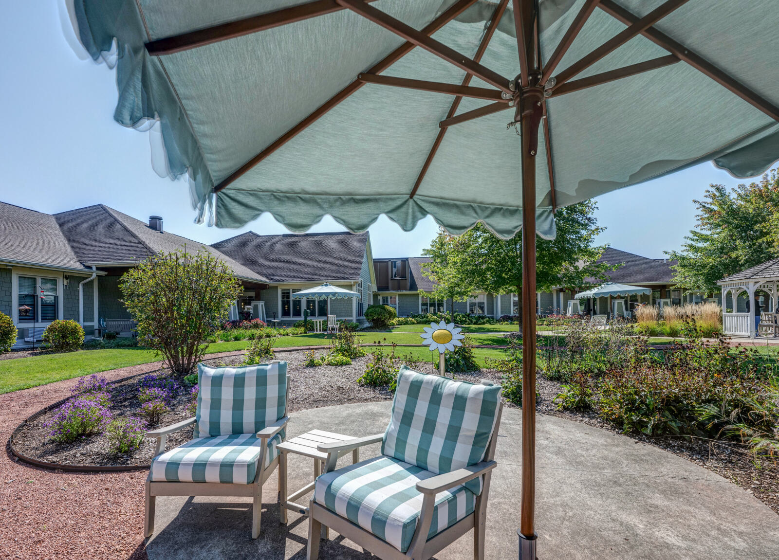 Courtyard Seating