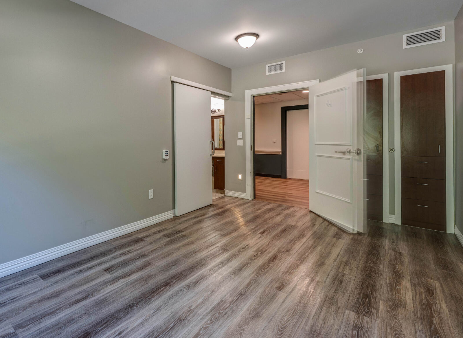 Resident Room 7