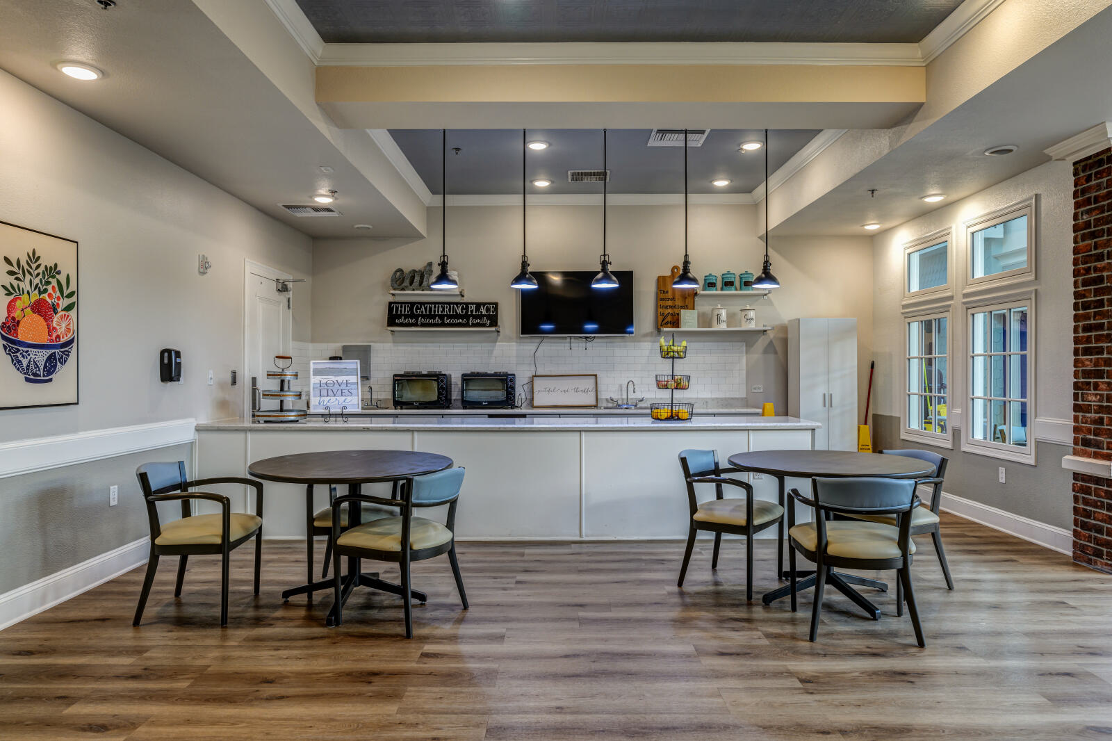Bistro 3