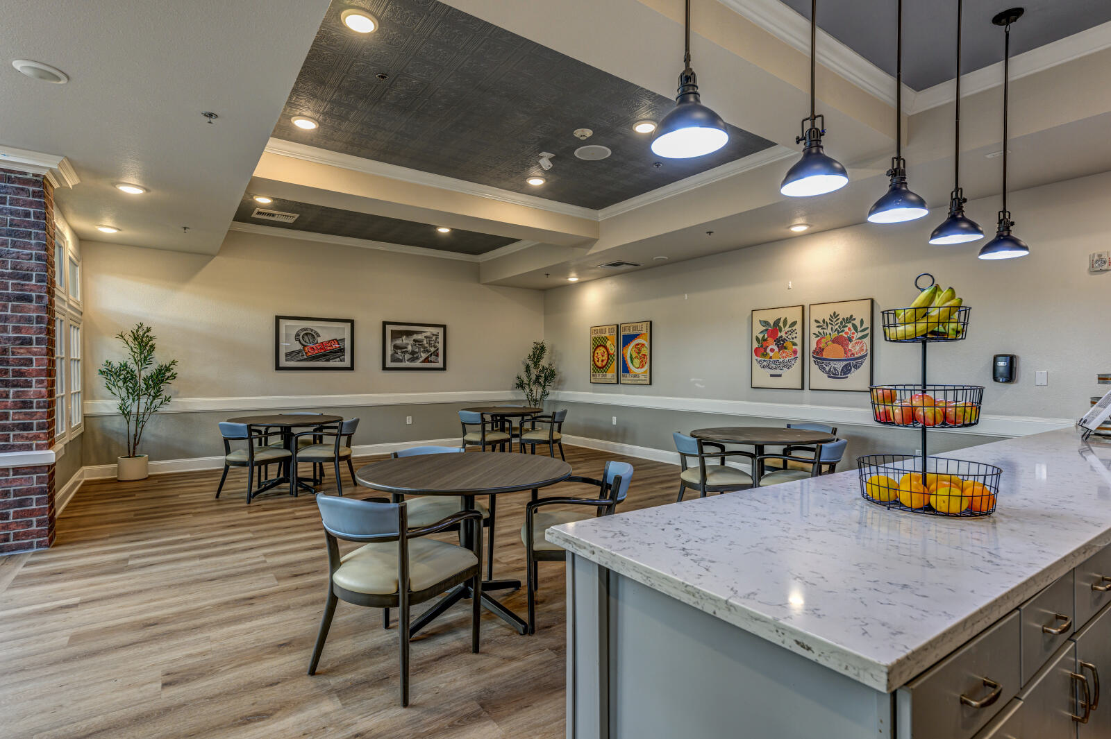 Bistro 2