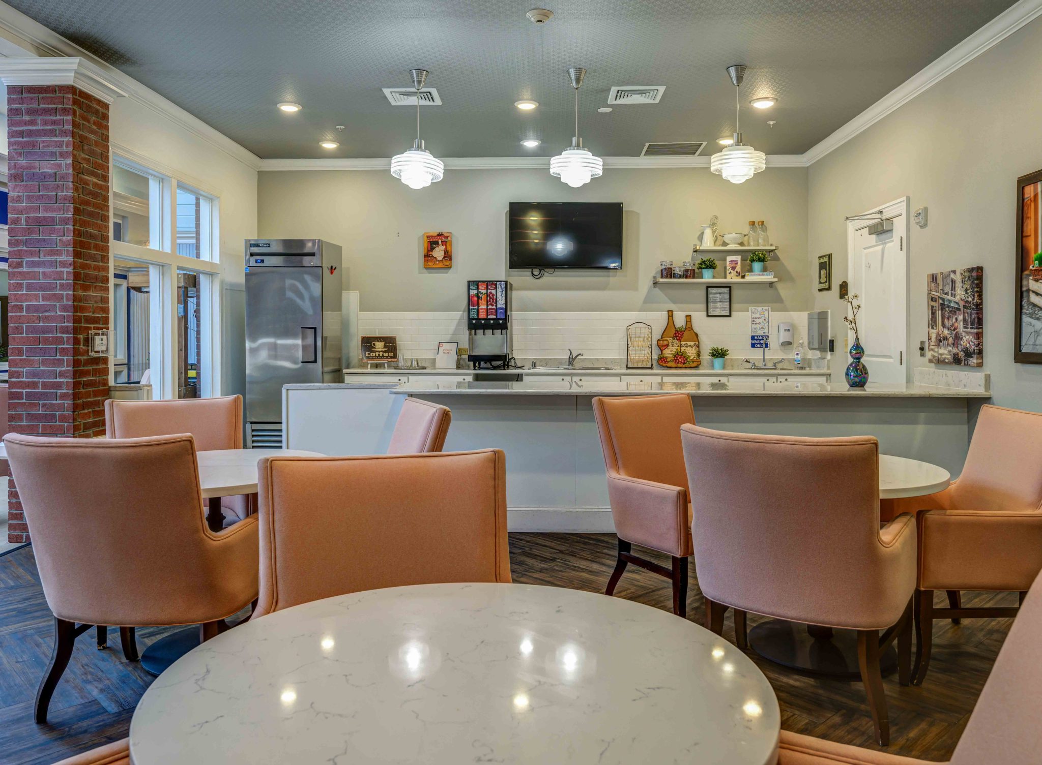 Activity / Casual Dining 1